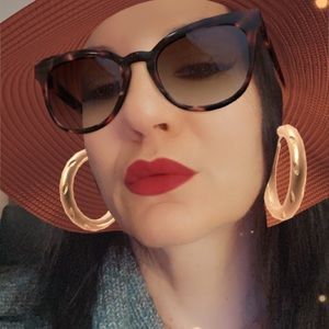 Meet your Posher, Tanya